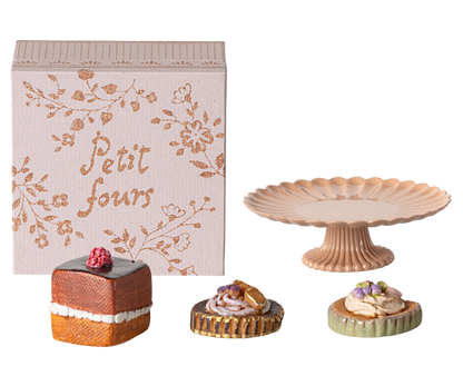 Maileg Cakes & Cakestand, Mini