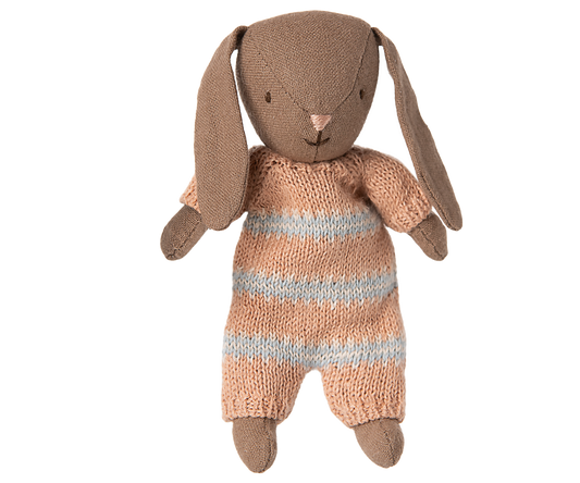 *PRE-ORDER* - Maileg Bunny, Micro (Magnetic Hands) - Brown, Dusty Rose Knitted Suit - *ESTIMATED ARRIVAL EARLY OCTOBER 2025*