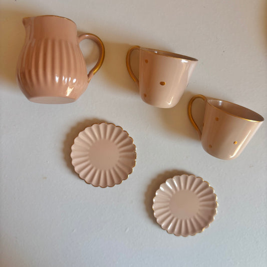 *EX-PROP - MAILEG MINIATURE JUG, MUGS & PLATES*